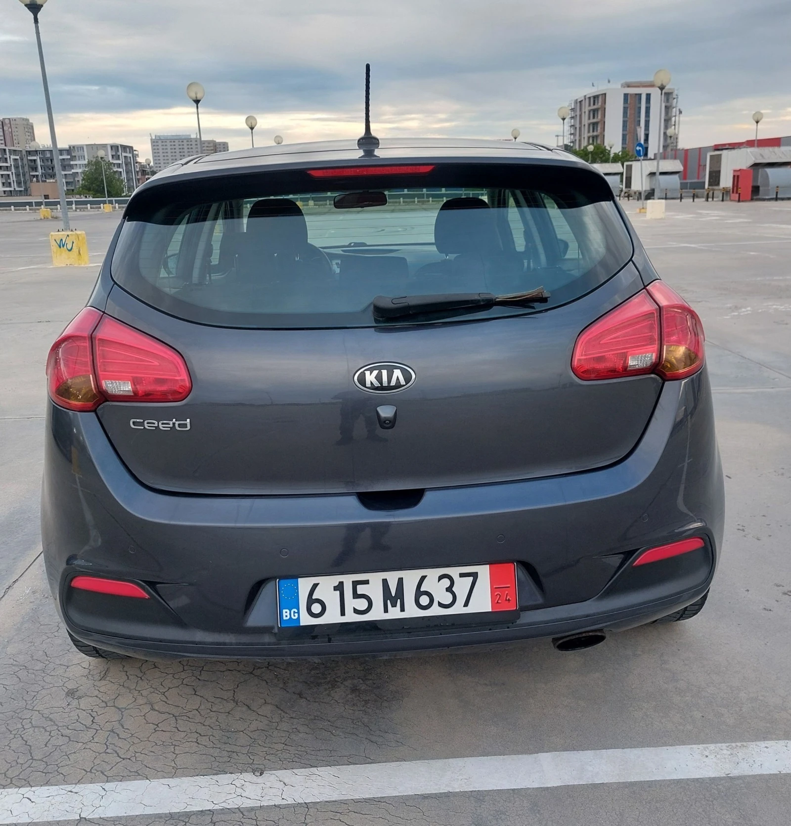 Kia Ceed 1.4i. Камера/ NAVI / LED - изображение 3