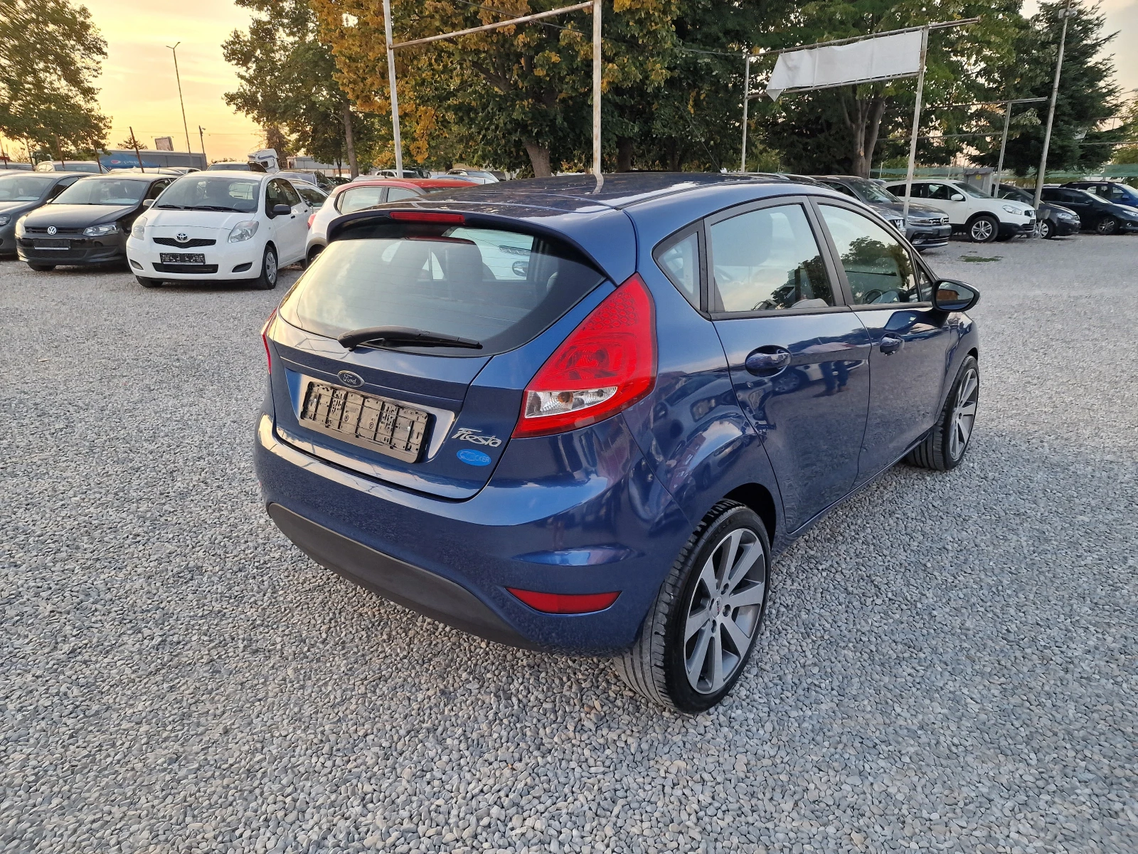 Ford Fiesta 1.4i-97k.s-euro5 - изображение 5