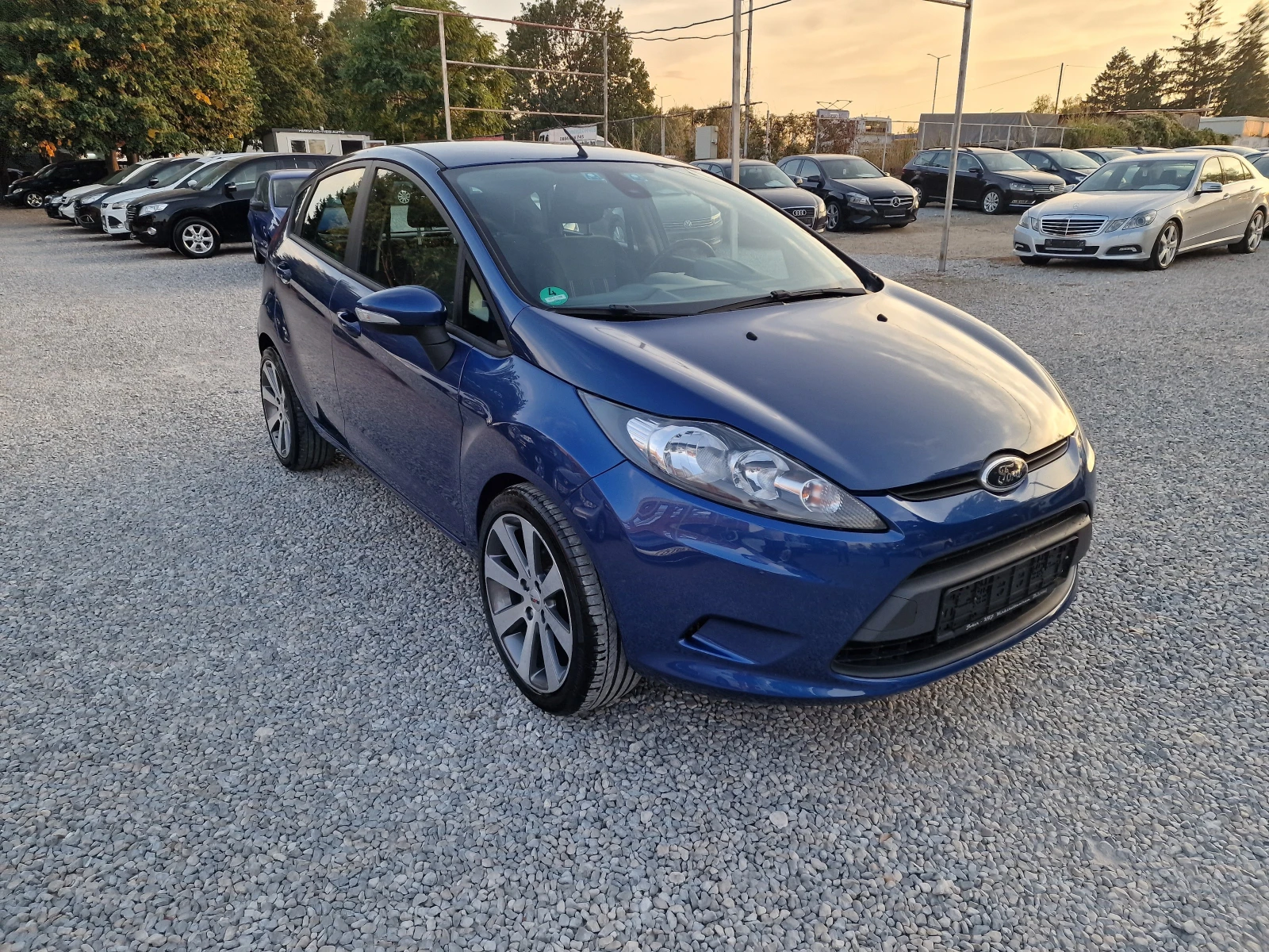 Ford Fiesta 1.4i-97k.s-euro5 - изображение 3