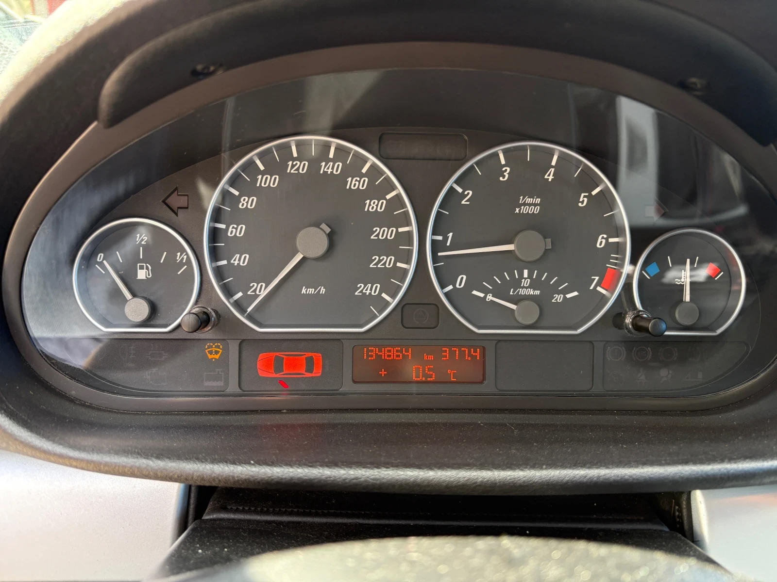 BMW 318  - изображение 7