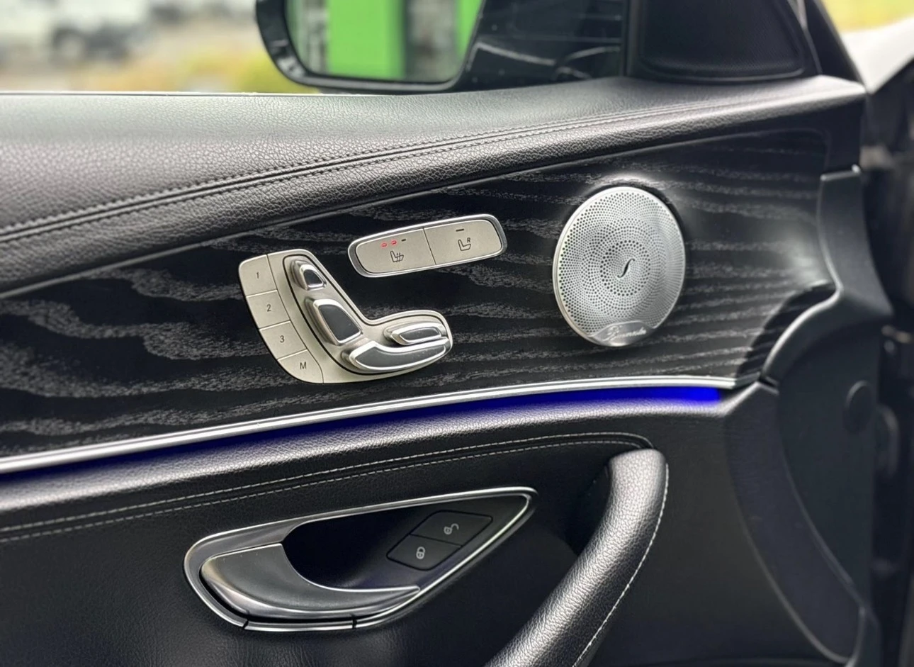 Mercedes-Benz E 200 AMG/PANO/BURM/FULL - изображение 10