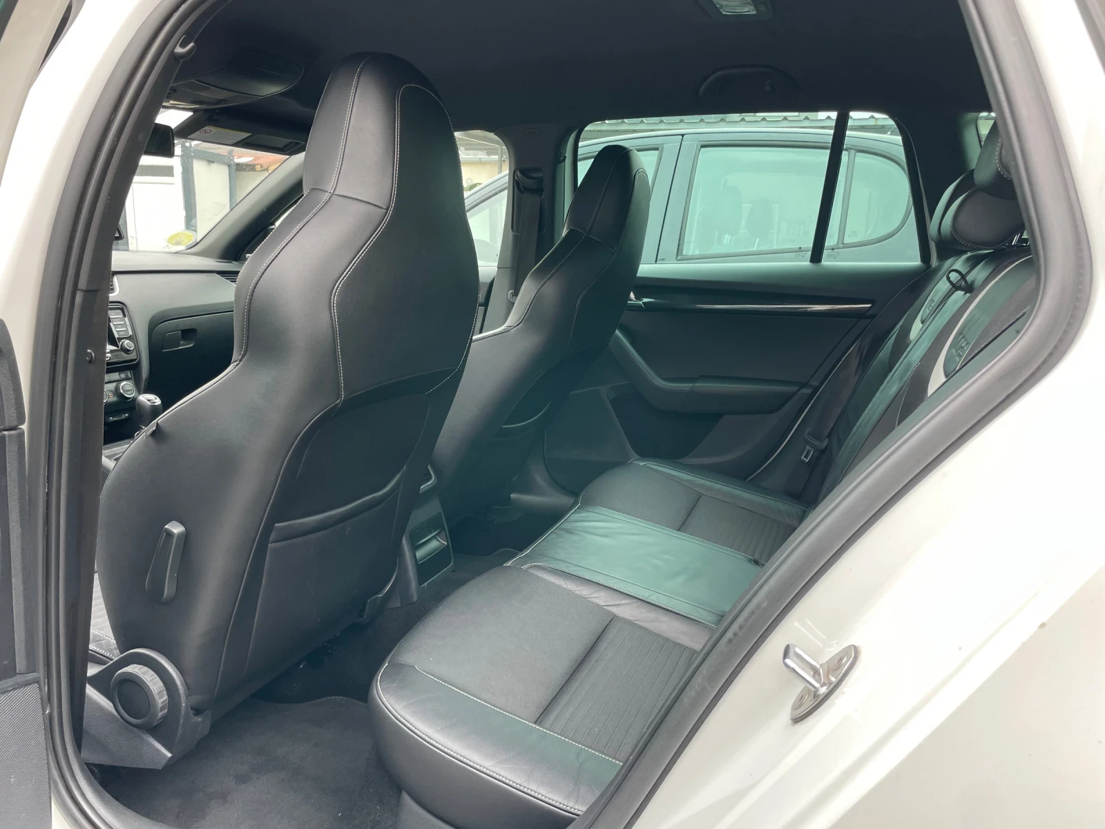 Skoda Octavia 2.0TDI/VRS/SHADOW LINE/BI XENON/CANTON MUSIC/���� | Mobile.bg � ����������� 11