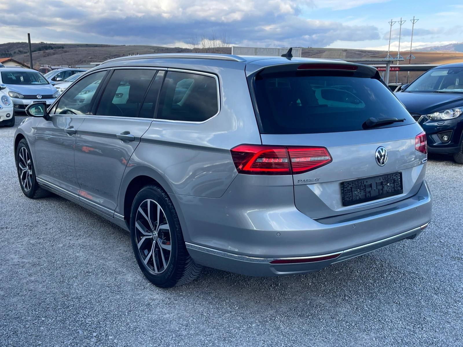 VW Passat High-Line! 157k KM!! UNIKAT!!!, снимка 4 - Автомобили и джипове - 53940291