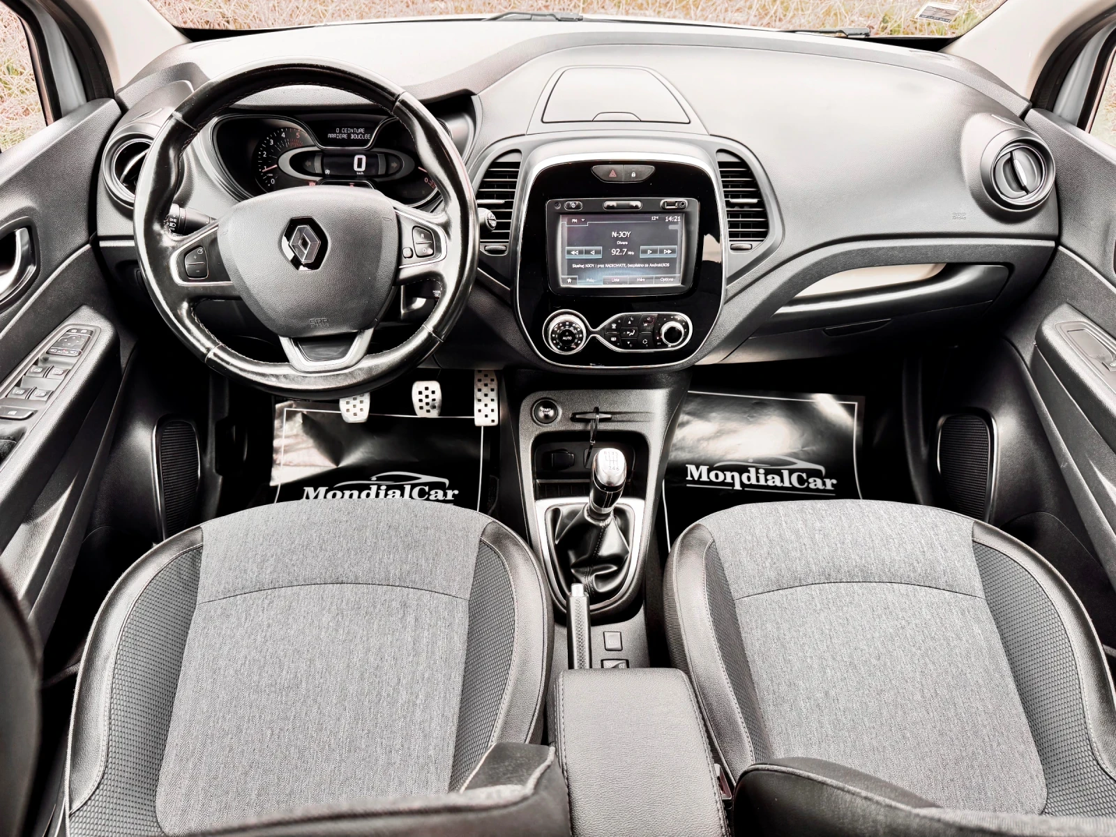 Renault Captur 1.5 dci 110kc INTENS KeylessGo/Cruise/Led/Navi/Cam, снимка 10 - Автомобили и джипове - 53949190