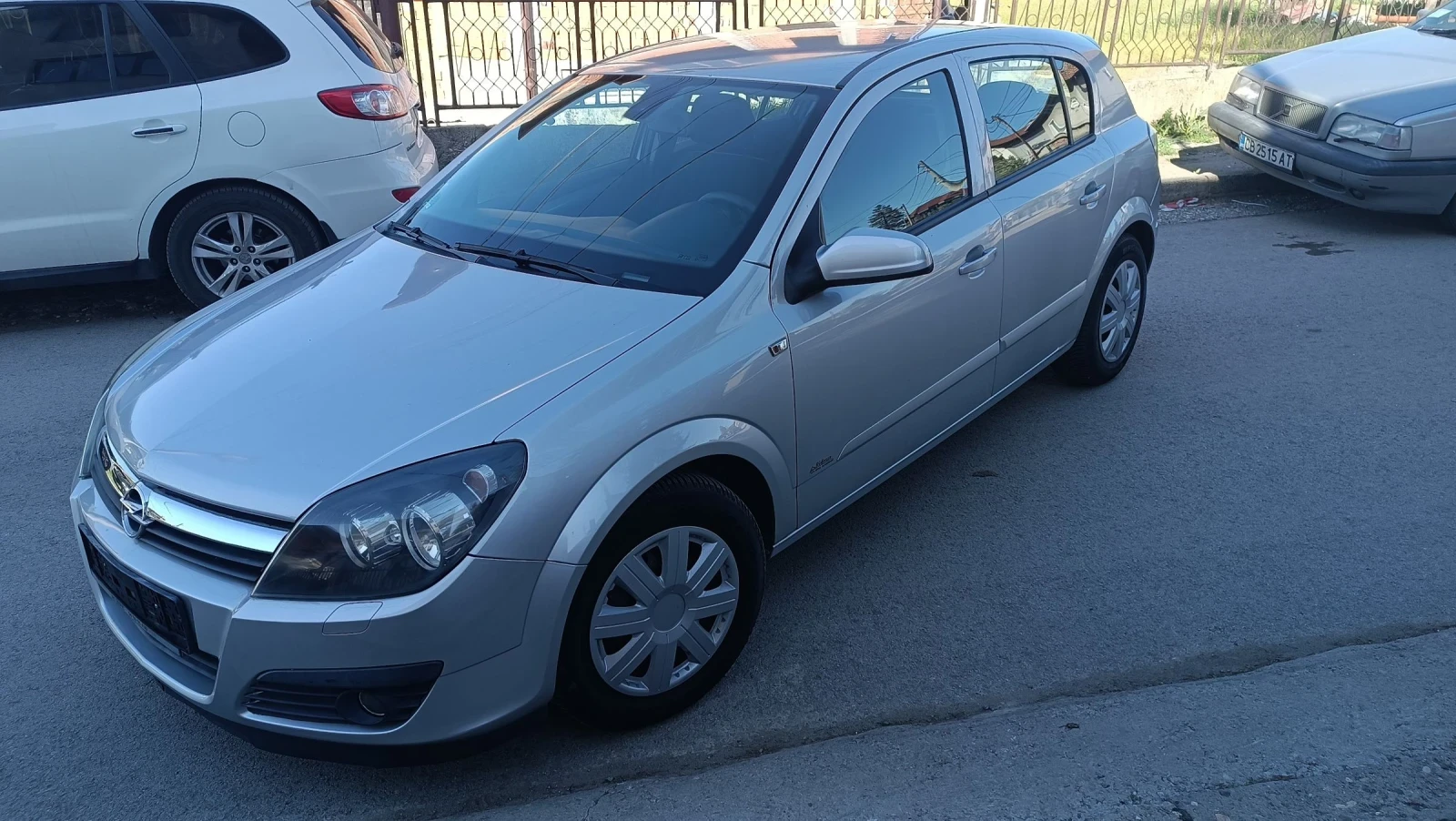 Opel Astra 1.6 перфектен.навигация , снимка 4 - Автомобили и джипове - 54321688