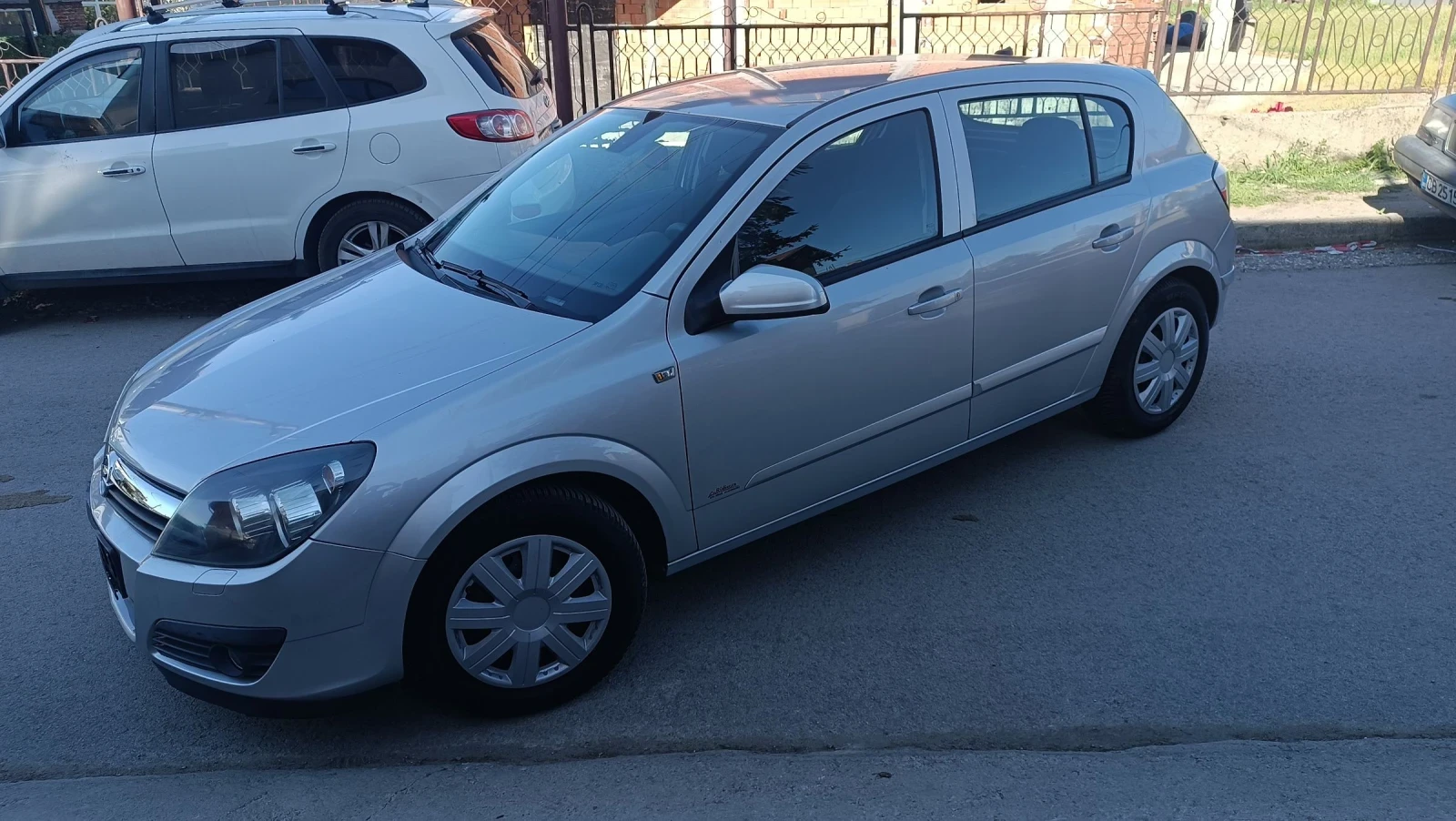 Opel Astra 1.6 перфектен.навигация , снимка 6 - Автомобили и джипове - 54321688