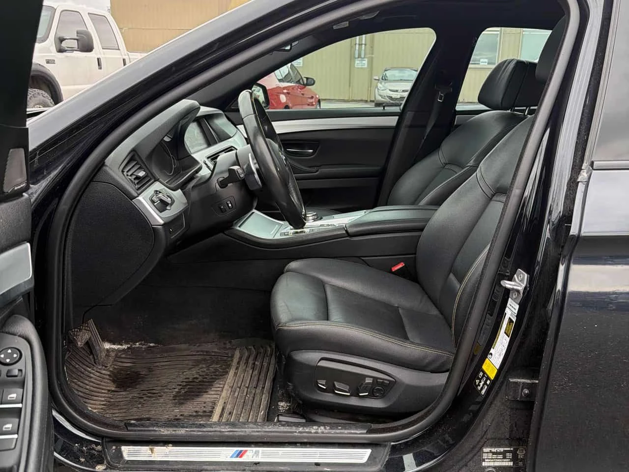 BMW 528 * 528i xDrive* KEYLESS* ПОДГРЕВ* , снимка 16 - Автомобили и джипове - 54339064