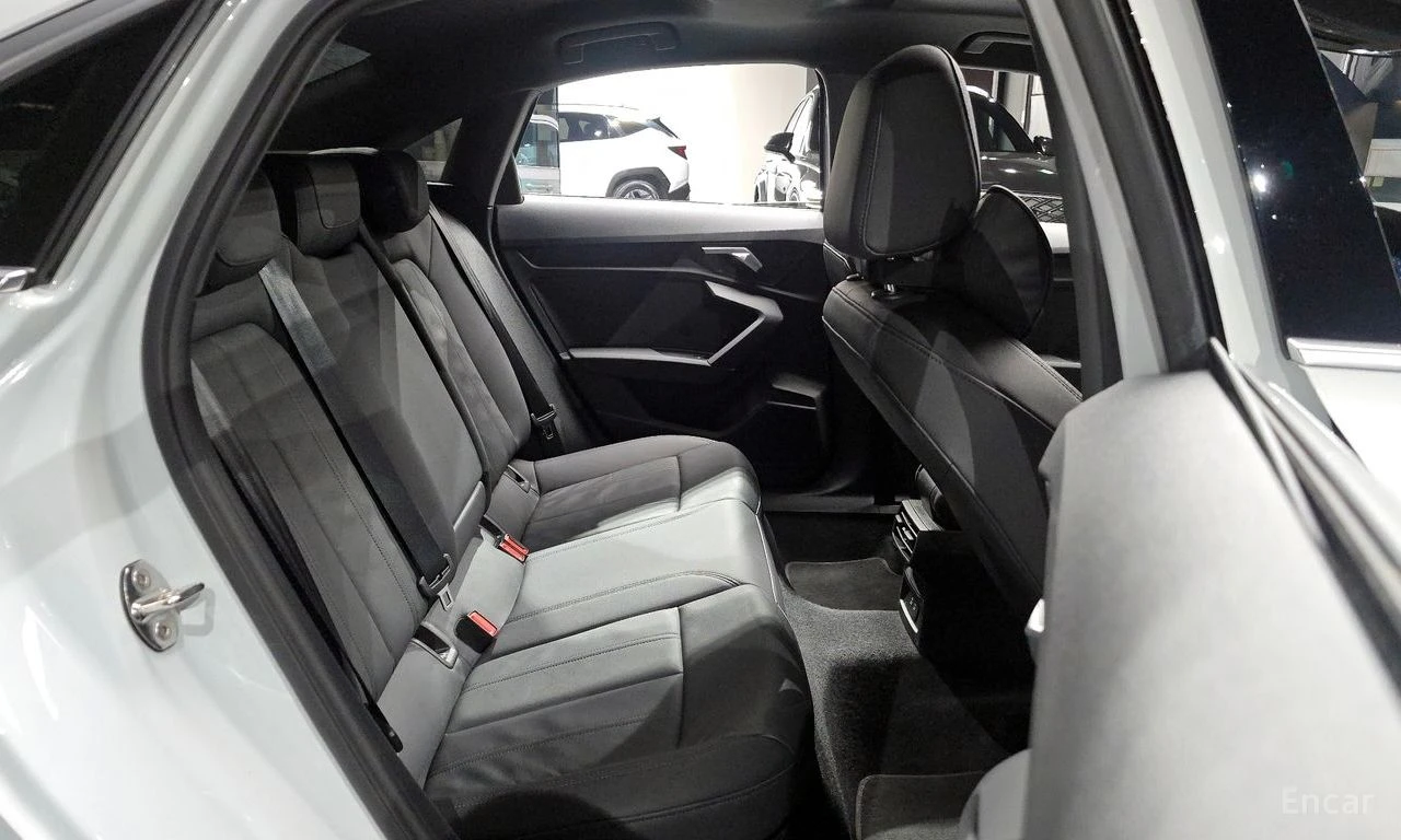 Audi A3 40TFSI* ПАНОРАМА* КОЖА* ПОДГРЕВ* , снимка 16 - Автомобили и джипове - 54342393