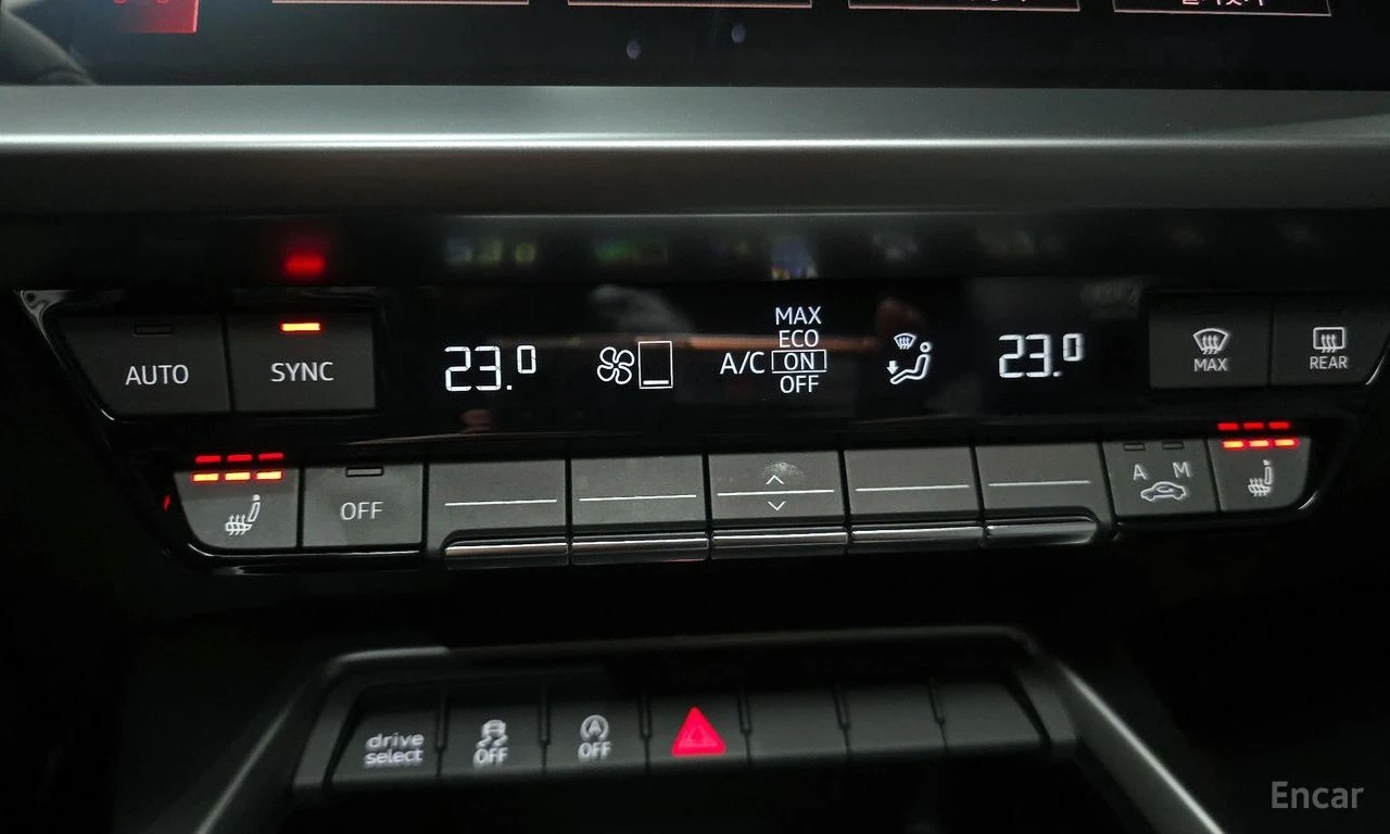 Audi A3 40TFSI* ПАНОРАМА* КОЖА* ПОДГРЕВ* , снимка 13 - Автомобили и джипове - 54342393