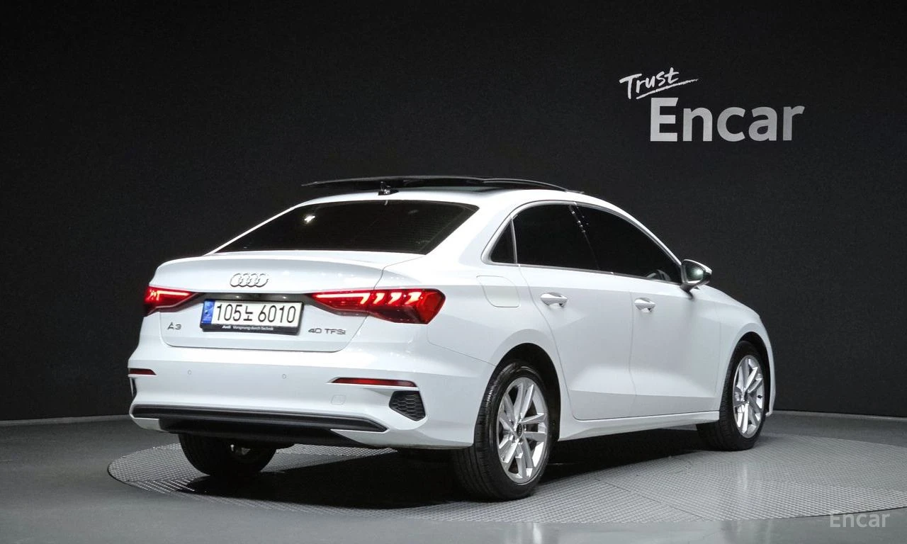 Audi A3 40TFSI* ПАНОРАМА* КОЖА* ПОДГРЕВ* , снимка 4 - Автомобили и джипове - 54342393