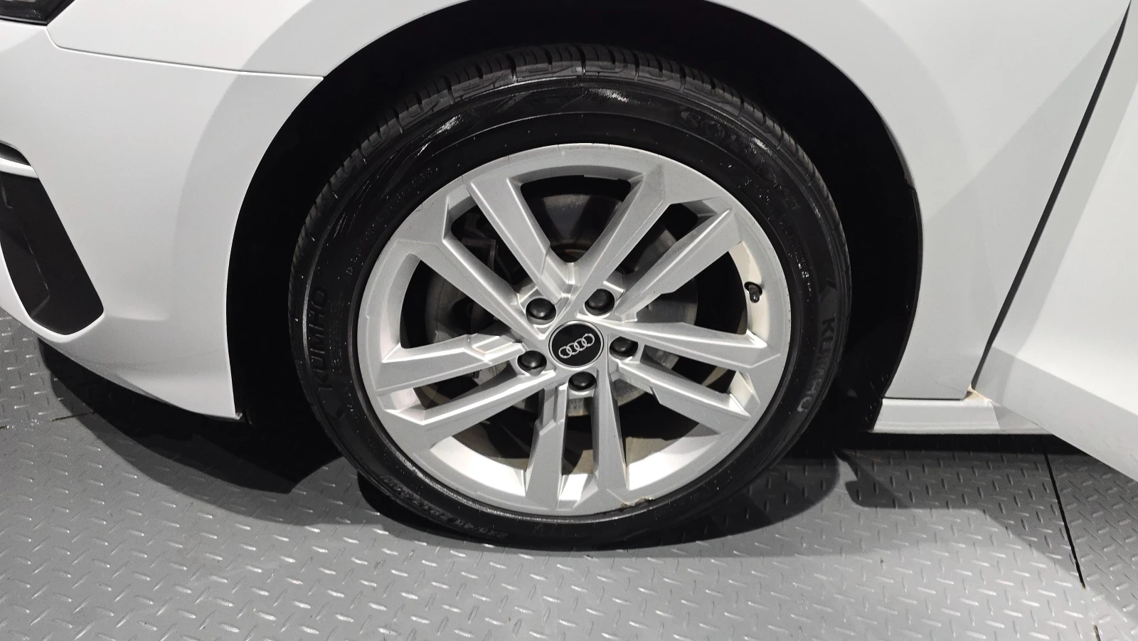 Audi A3 40TFSI* ПАНОРАМА* КОЖА* ПОДГРЕВ* , снимка 6 - Автомобили и джипове - 54342393