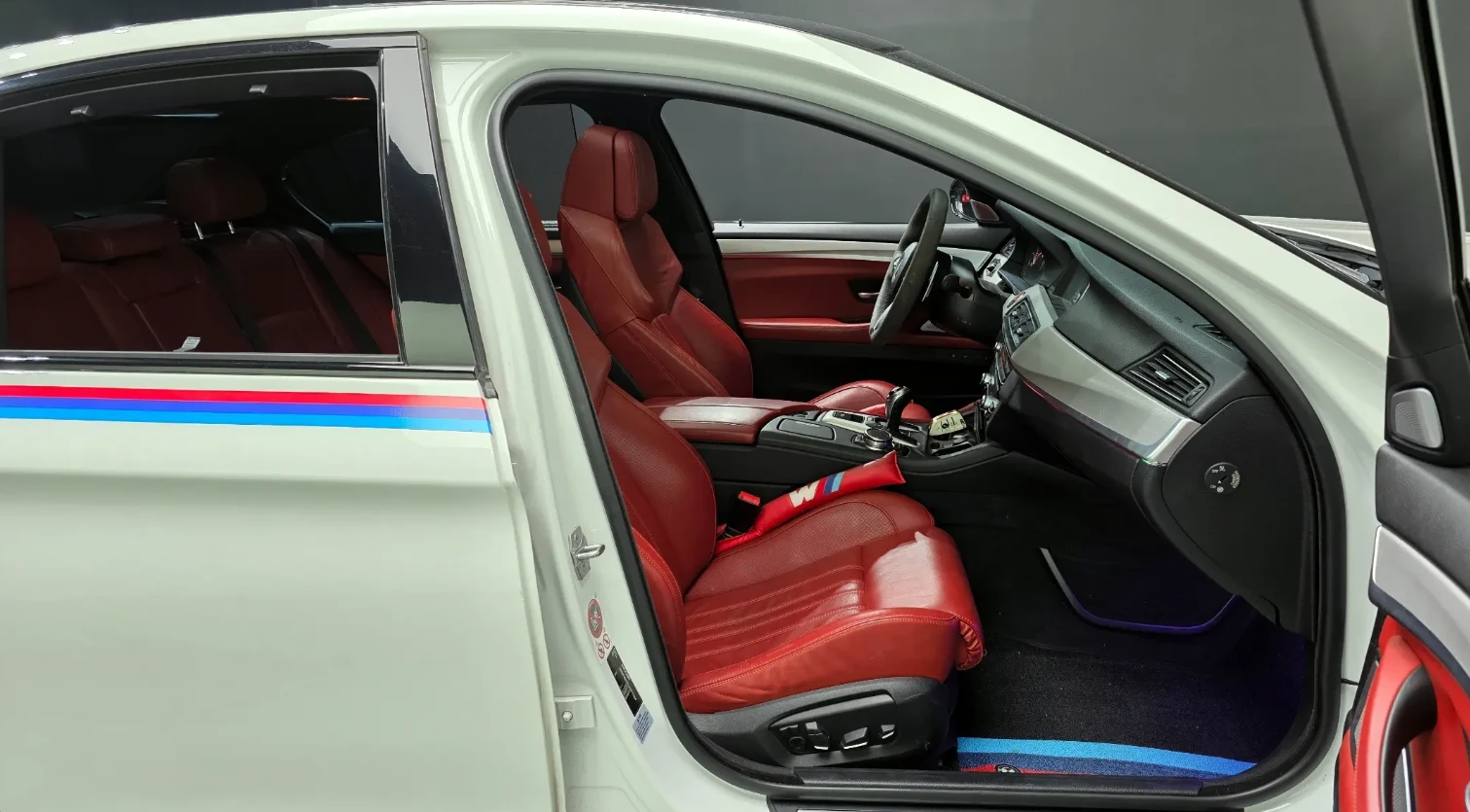 BMW M5 BOWER&WILKINS | HEAD UP , снимка 8 - Автомобили и джипове - 54632396