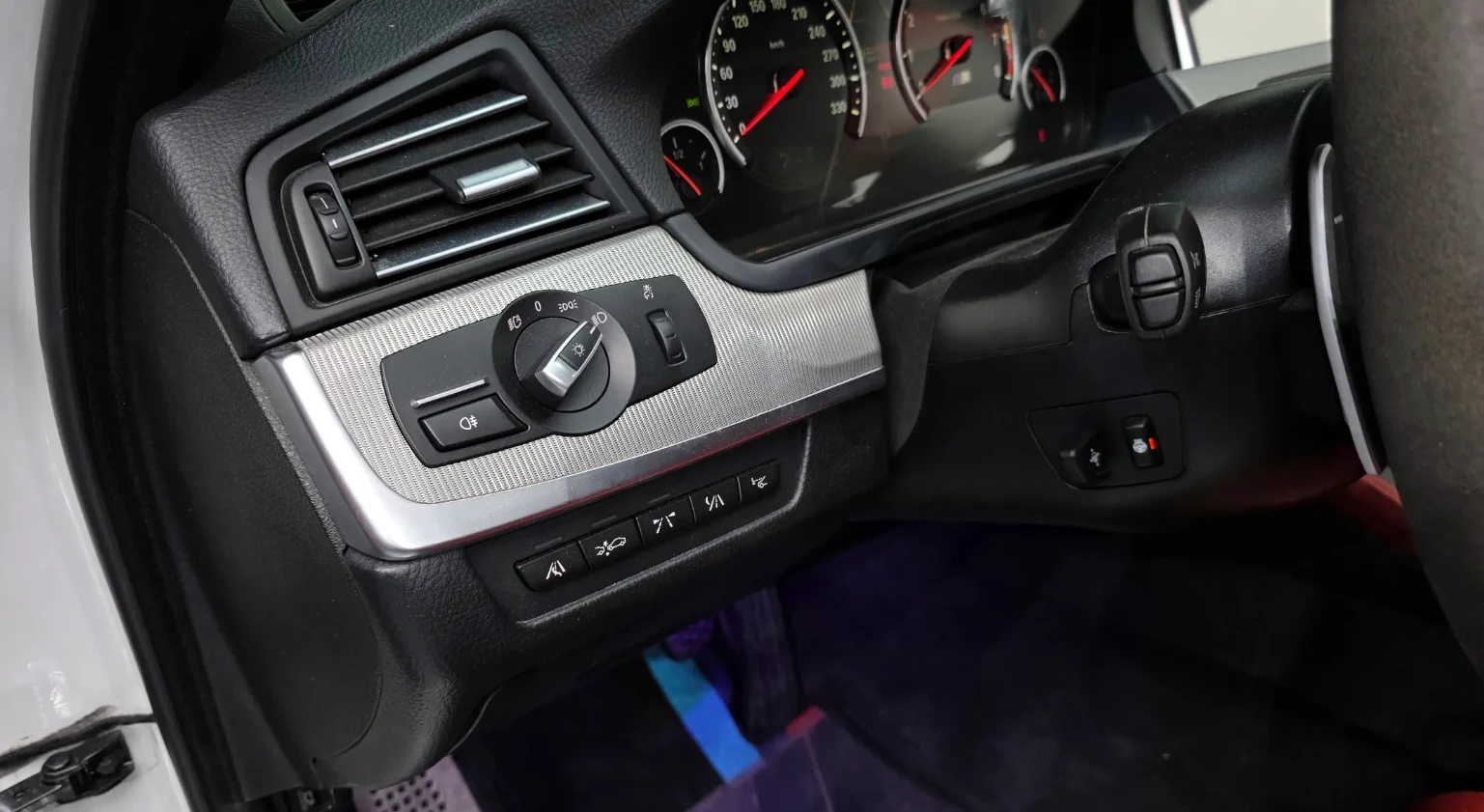 BMW M5 BOWER&WILKINS | HEAD UP , снимка 14 - Автомобили и джипове - 54632396
