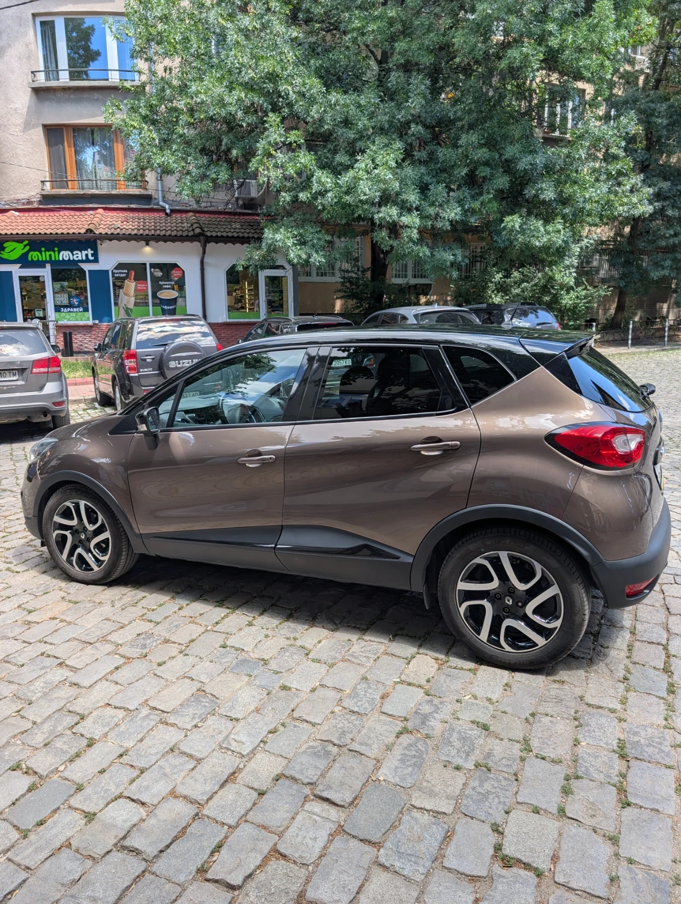 Renault Captur, снимка 4 - Автомобили и джипове - 55278838