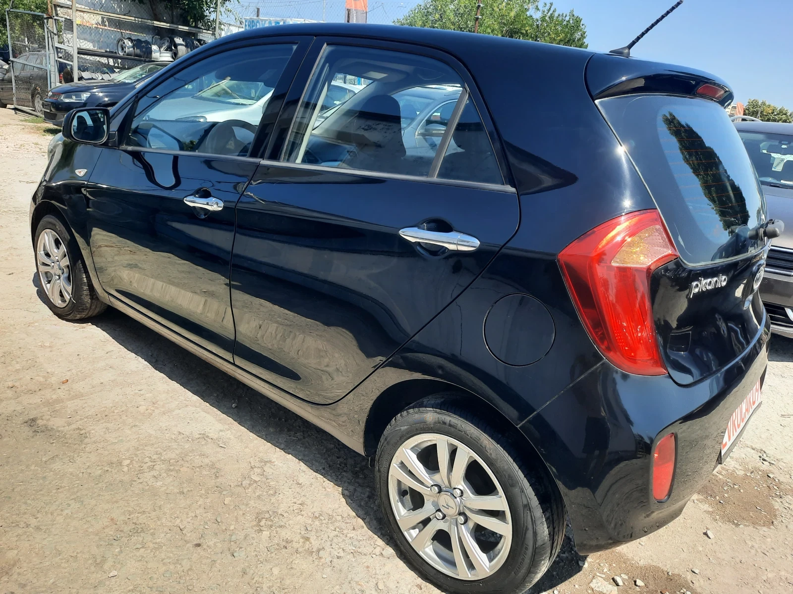 Kia Picanto 2012та КАТО НОВА Е, снимка 8 - Автомобили и джипове - 55560059
