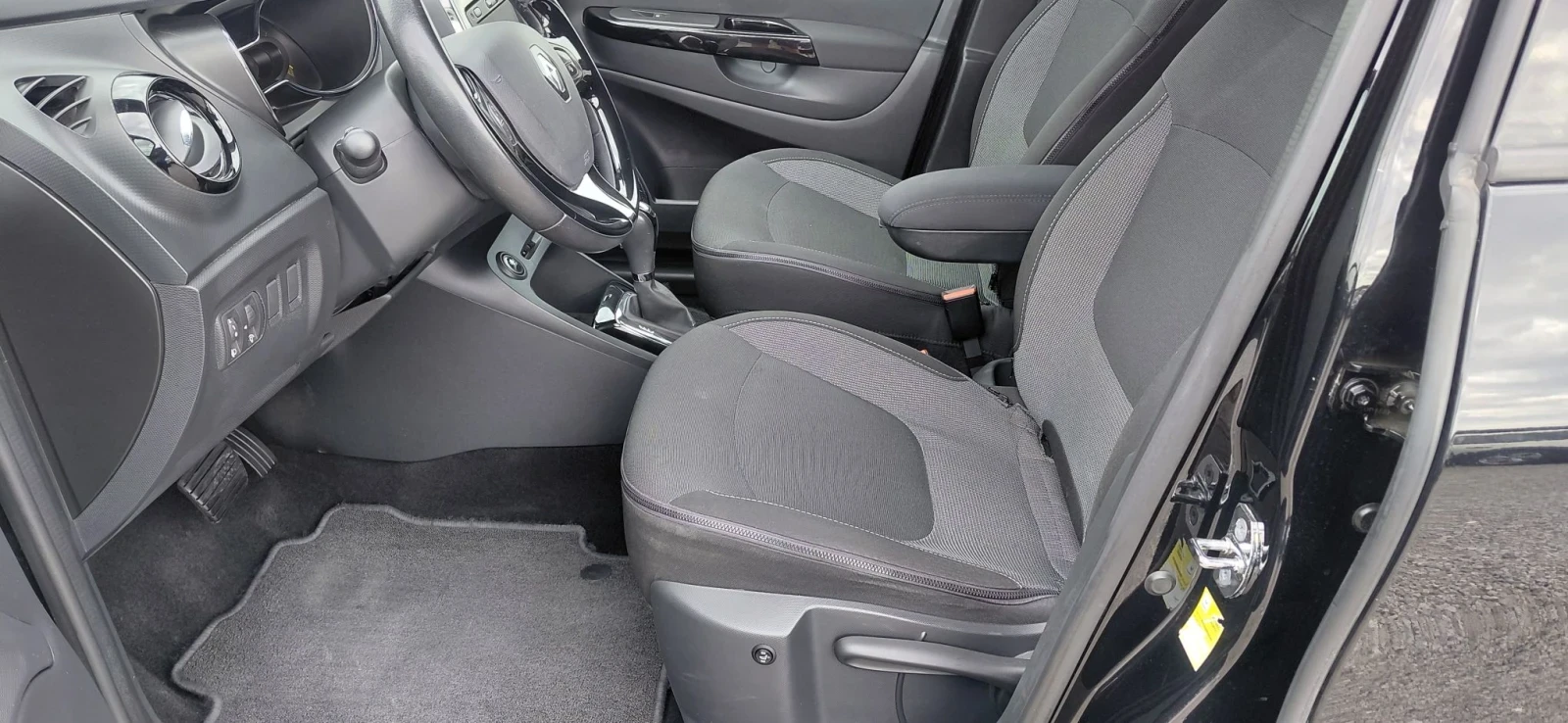 Renault Captur AUTOMAT, 1.5DCI, NAVI, лизинг, снимка 11 - Автомобили и джипове - 56041997