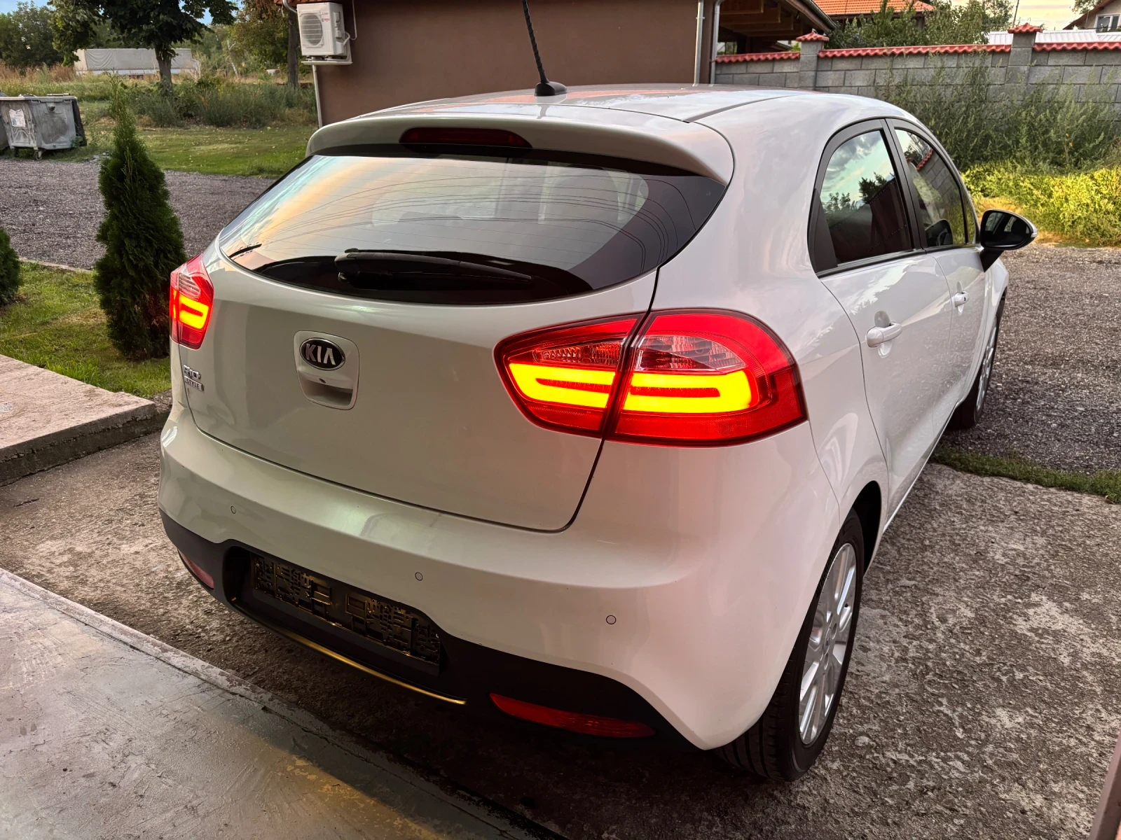 Kia Rio 1.4i AVTOMAT NAVI SWISS FULL | Mobile.bg � ����������� 4