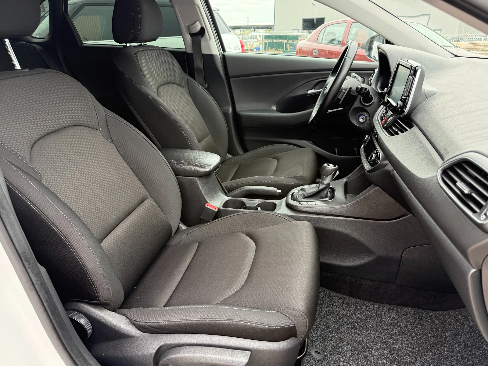 Hyundai I30 1.6 crdi Buisness 110hp | Mobile.bg � ����������� 11
