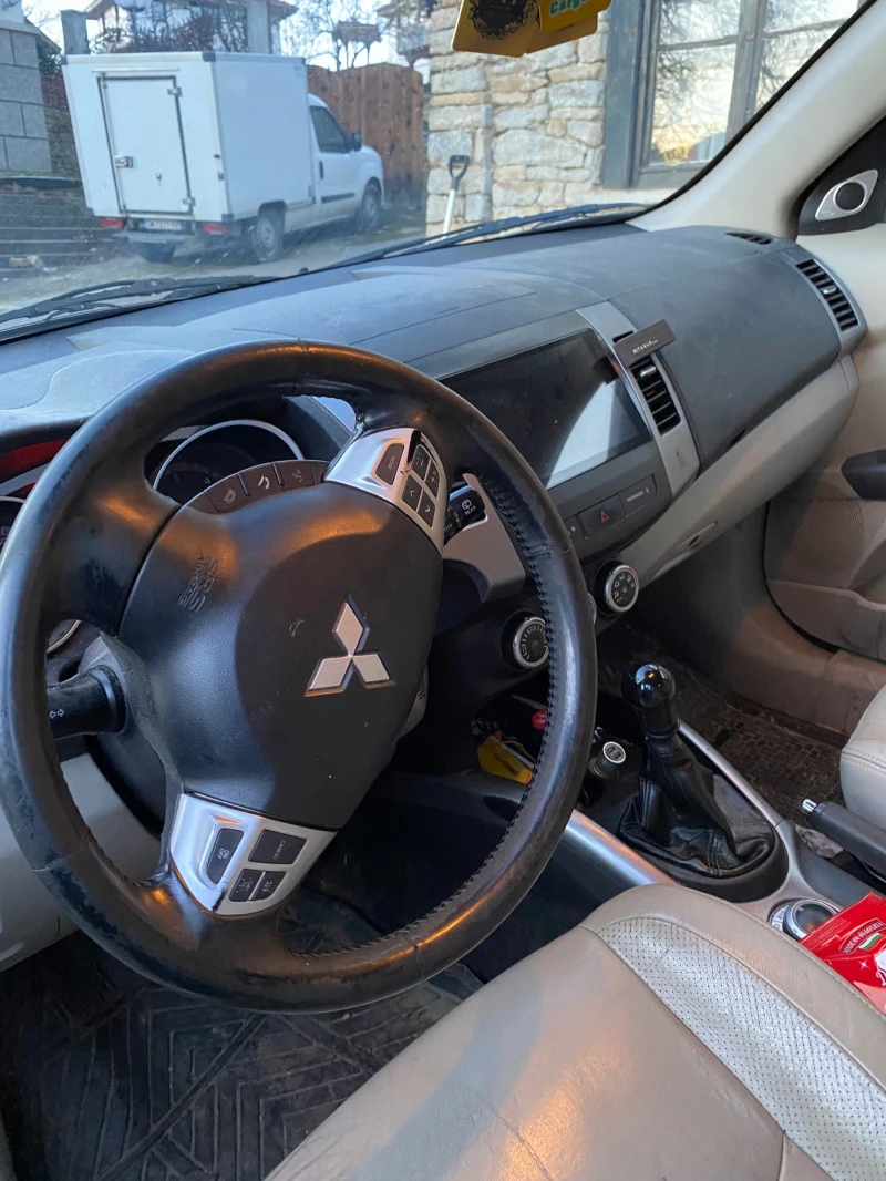 Mitsubishi Outlander 2.0 136кс Всички екстри/БАРТЕР, снимка 12 - Автомобили и джипове - 47144094