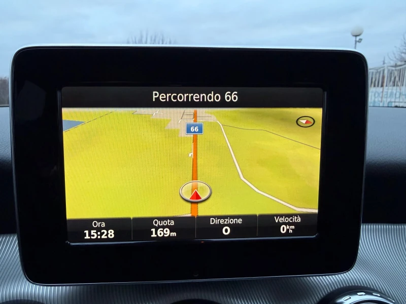 Mercedes-Benz GLA 200 4 MATIC NAVI ШВЕЙЦАРИЯ, снимка 7 - Автомобили и джипове - 52863759