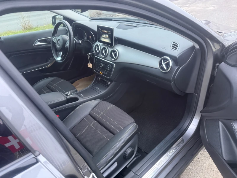 Mercedes-Benz GLA 200 4 MATIC NAVI ШВЕЙЦАРИЯ, снимка 9 - Автомобили и джипове - 52863759