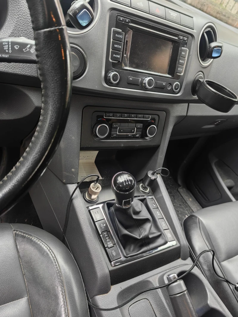 VW Amarok 2, 0BiTDI Кожа Ръчни, снимка 4 - Автомобили и джипове - 53293850