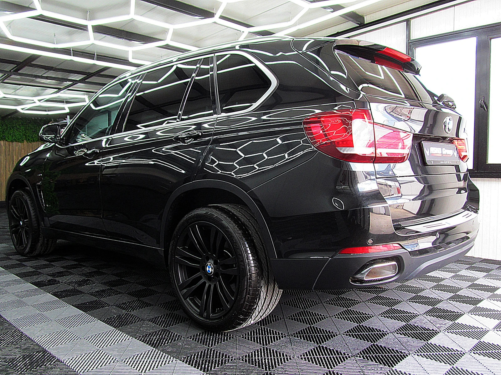 BMW X5 4.0D/PANORAMA/2xTV/СОБСТВЕН ЛИЗИНГ - изображение 4