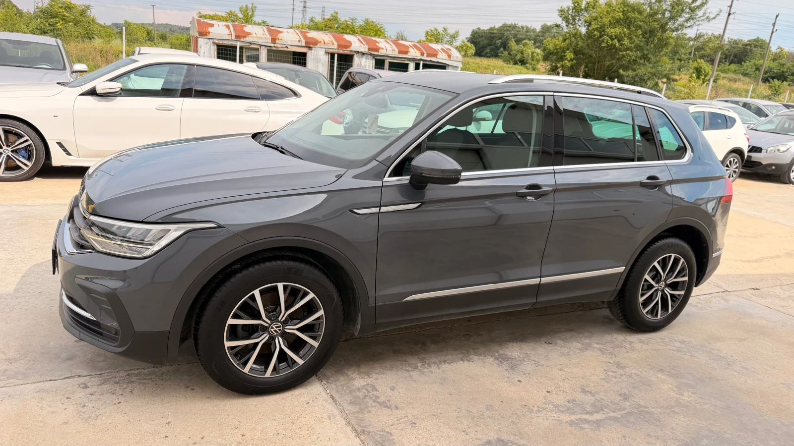 VW Tiguan 2.0tdi 150k.c 98 000km* DSG* Navi* Led* Nova* , снимка 3 - Автомобили и джипове - 52668675