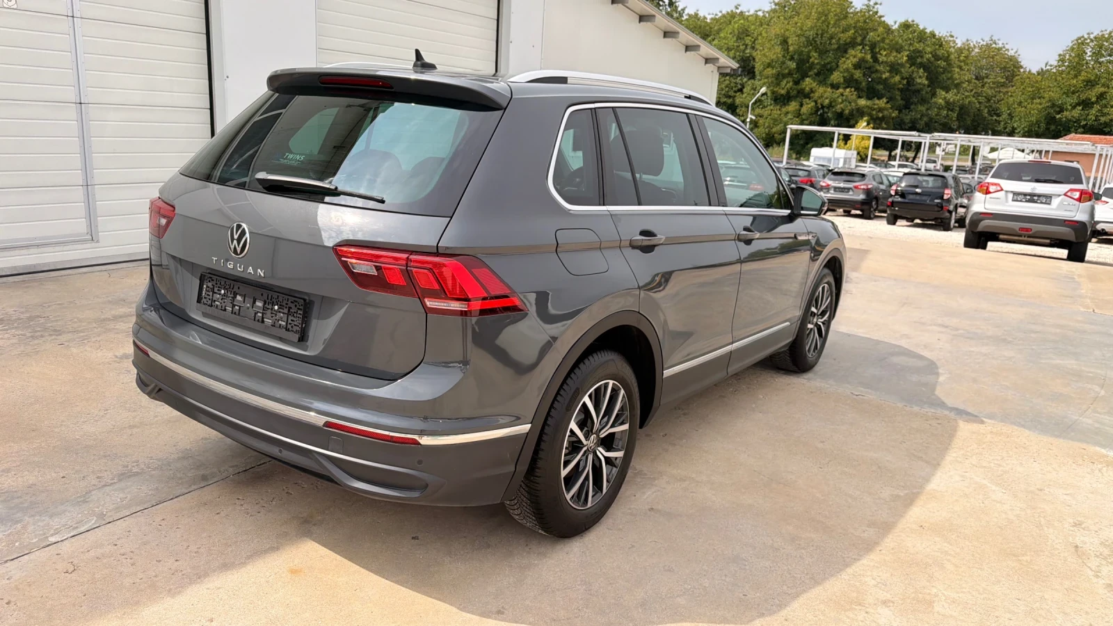 VW Tiguan 2.0tdi 150k.c 98 000km* DSG* Navi* Led* Nova* , снимка 14 - Автомобили и джипове - 52668675