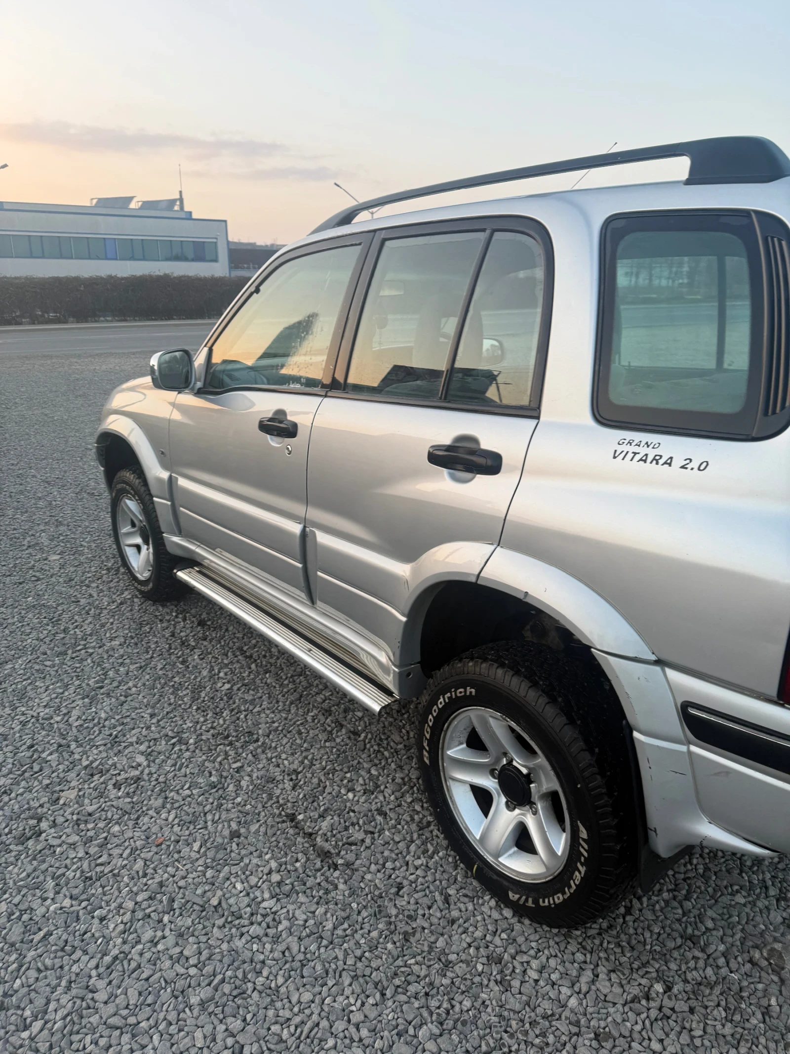 Suzuki Grand vitara, снимка 4 - Автомобили и джипове - 53909529