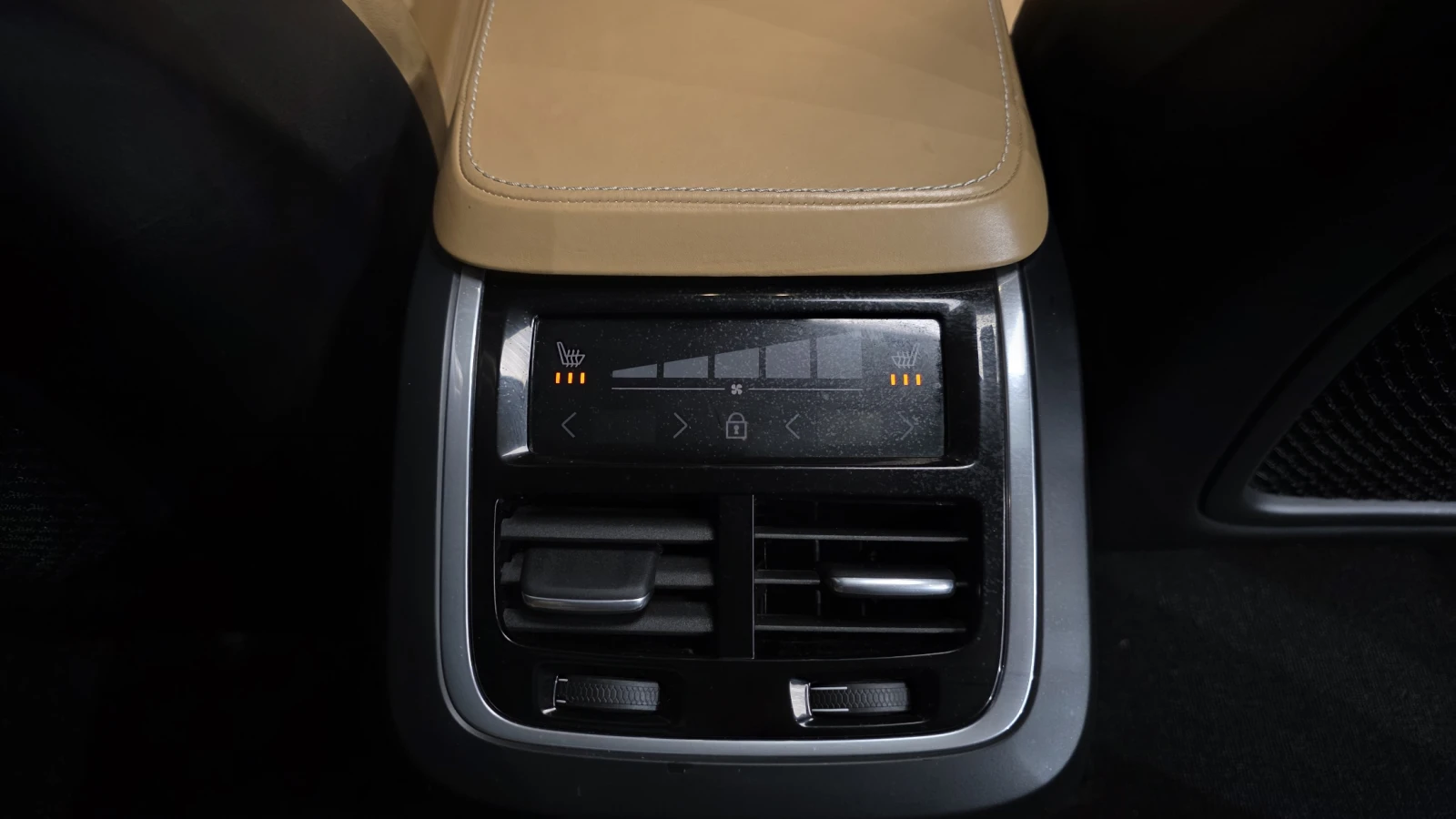 Volvo Xc90 D5 Inscription, Обдух., 360-к., Bowers&Willkins, снимка 16 - Автомобили и джипове - 54553248