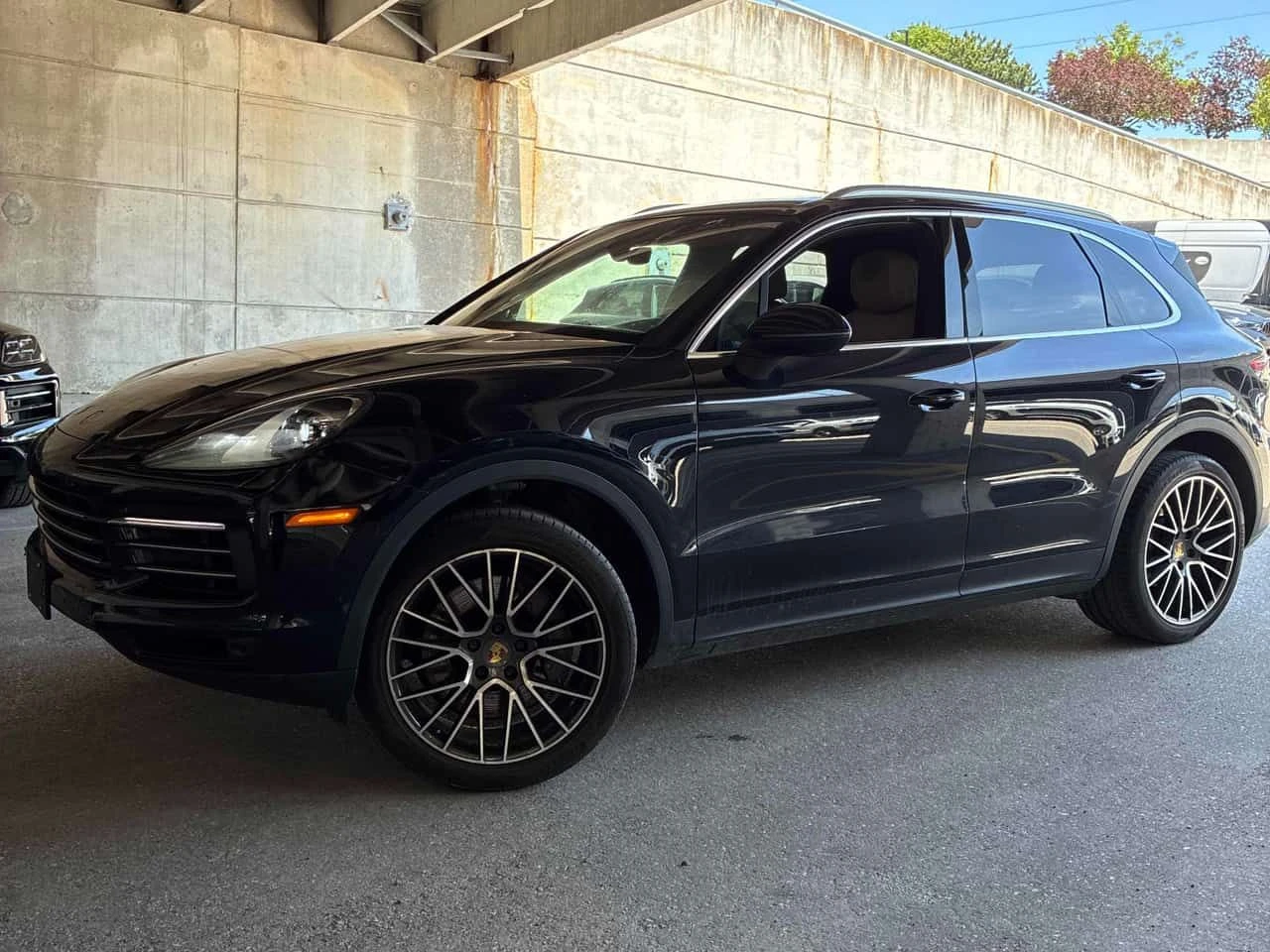 Porsche Cayenne * S * CARFAX * ПРЕДСТАВИТЕЛСТВО * КЛИП НА МОТОРА, снимка 2 - Автомобили и джипове - 54699467