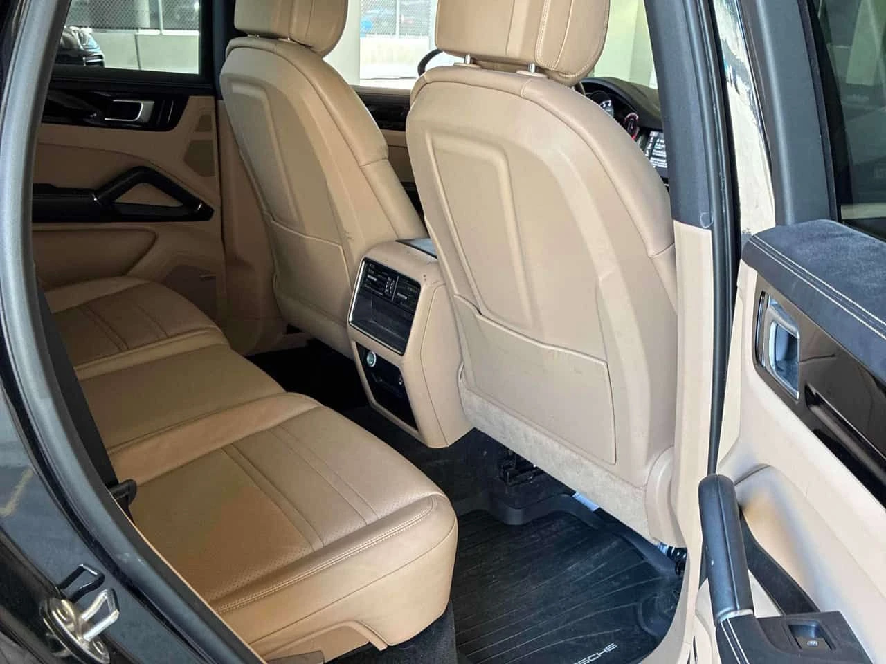 Porsche Cayenne * S * CARFAX * ПРЕДСТАВИТЕЛСТВО * КЛИП НА МОТОРА, снимка 14 - Автомобили и джипове - 54699467