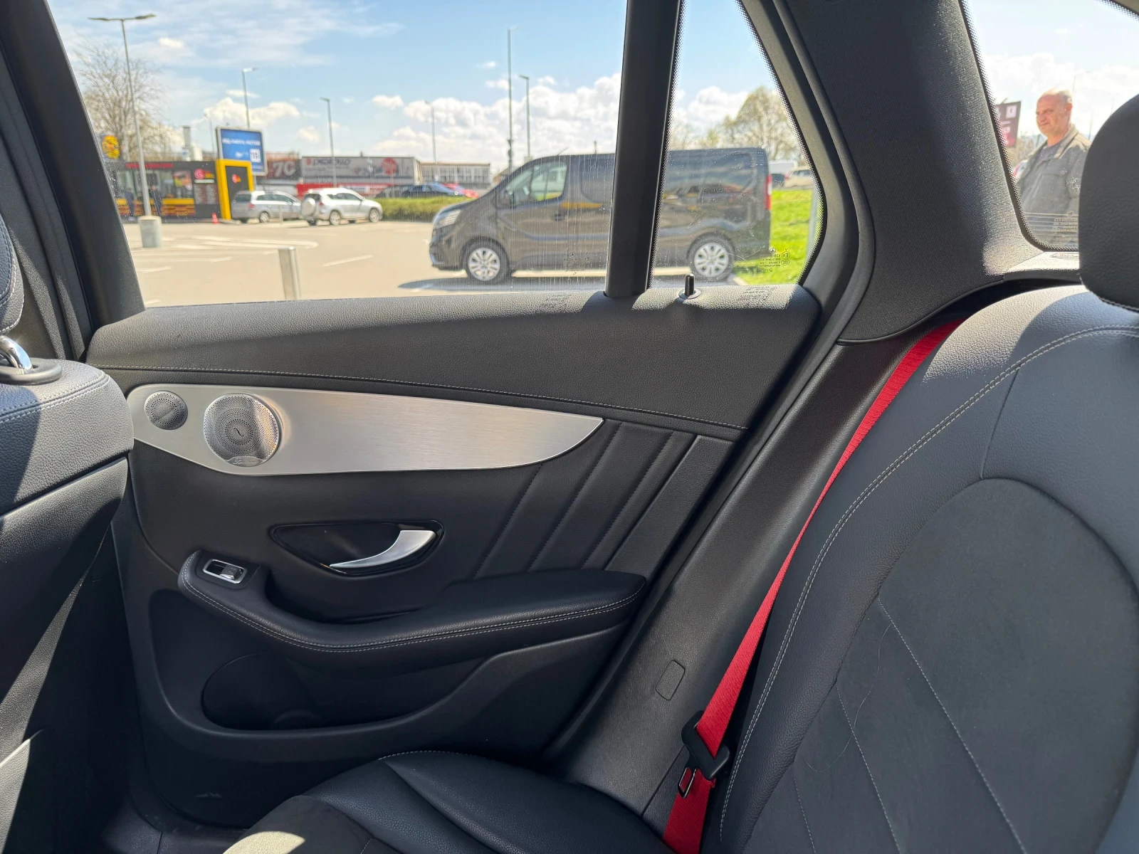 Mercedes-Benz GLC 220, снимка 12 - Автомобили и джипове - 55710726