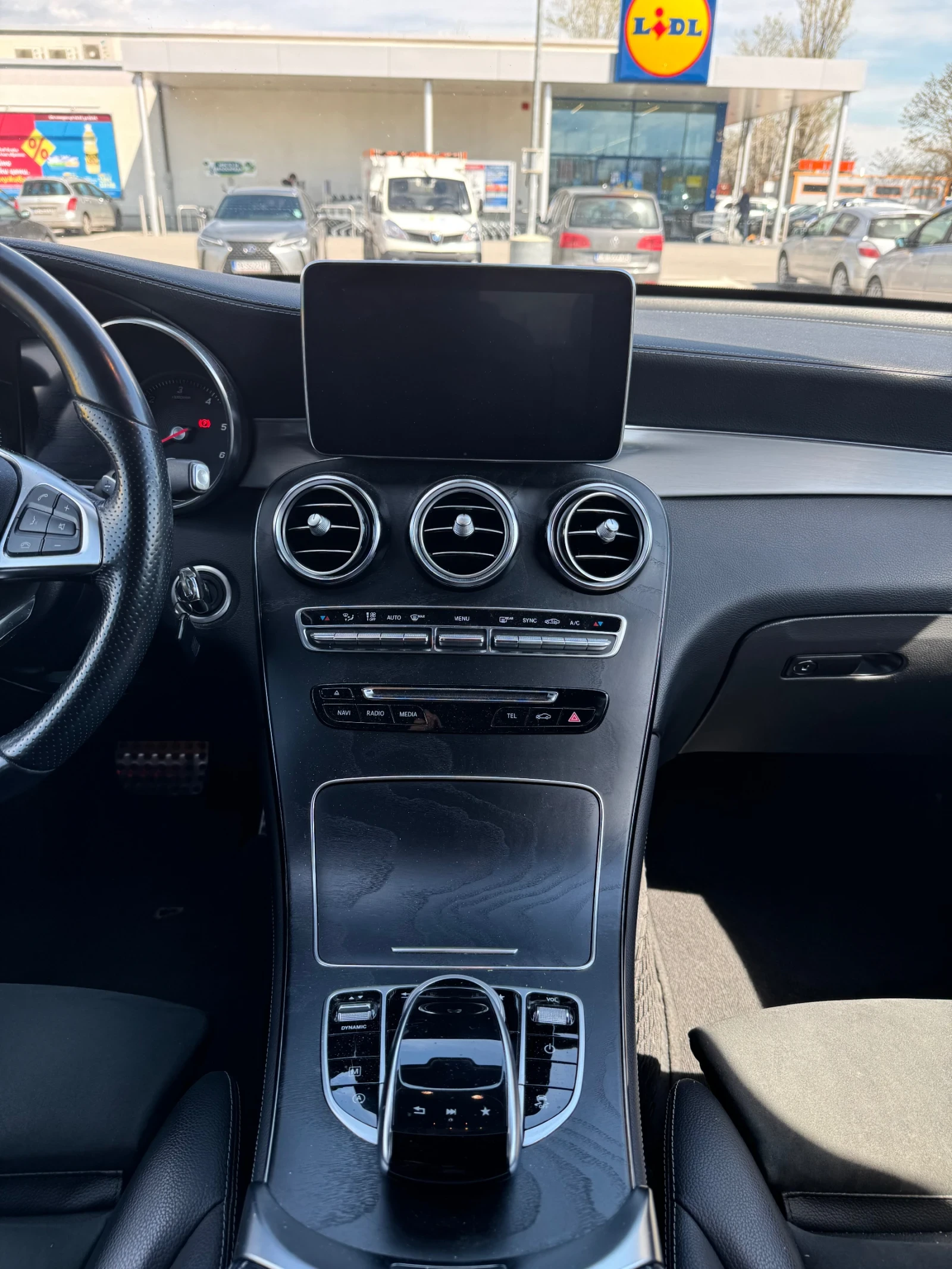 Mercedes-Benz GLC 220, снимка 9 - Автомобили и джипове - 55710726