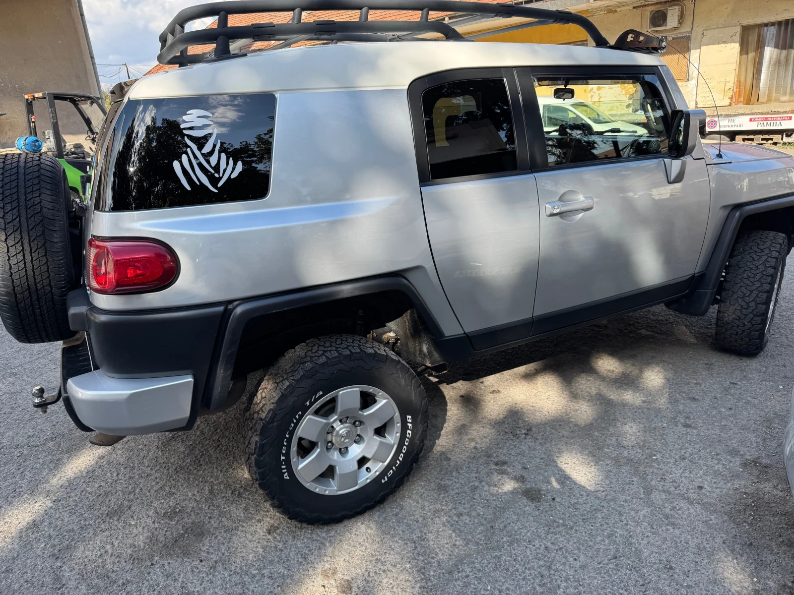 Toyota Fj cruiser, снимка 2 - Автомобили и джипове - 56313680