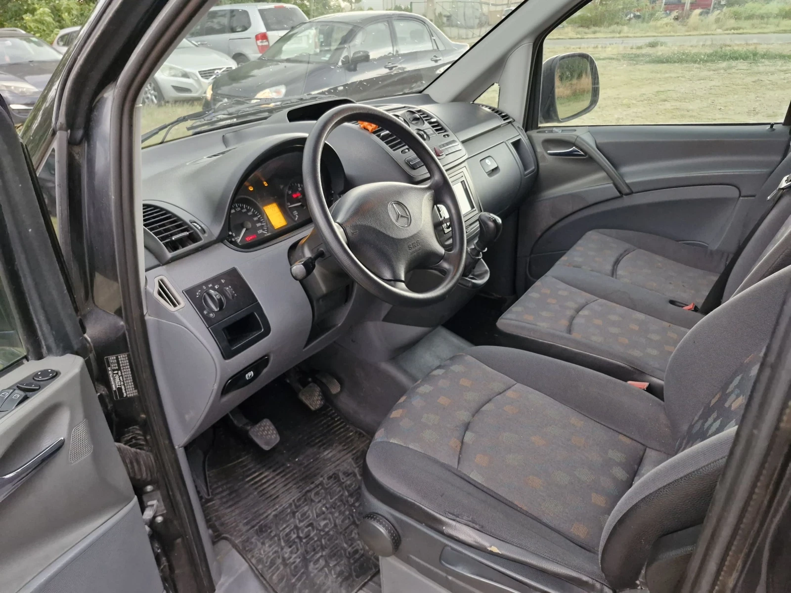 Mercedes-Benz Vito Vito 111 2.2D 646 Мотор 9местна Климатик Навигация, снимка 12 - Бусове и автобуси - 55251982