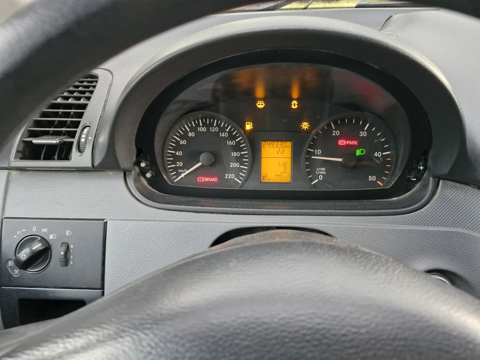 Mercedes-Benz Vito Vito 111 2.2D 646 Мотор 9местна Климатик Навигация, снимка 14 - Бусове и автобуси - 55251982
