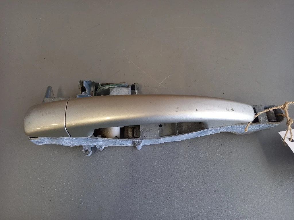 Дръжка врата предна дясна външна Пежо 207SW 