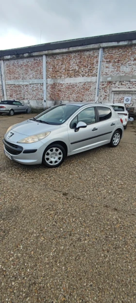 Peugeot 207 Перфектно техническо състояние   1, 4 i (75Hp), снимка 3