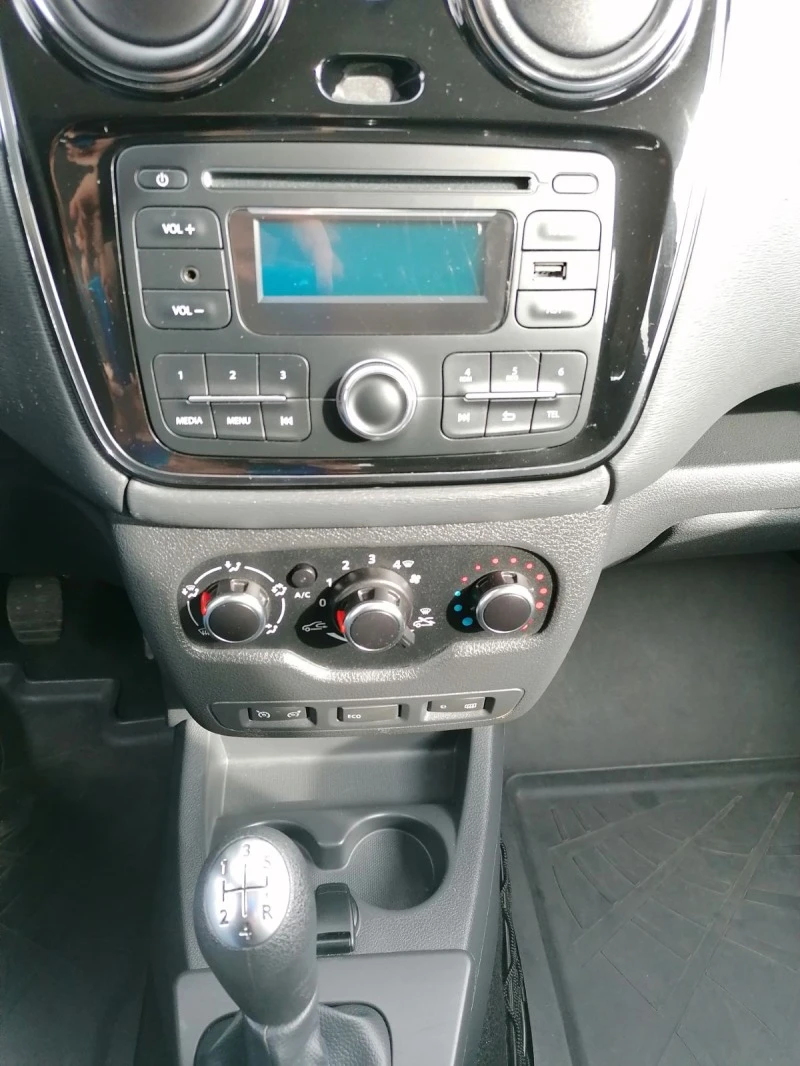 Dacia Lodgy 1.2TCe, снимка 11 - Автомобили и джипове - 43845737