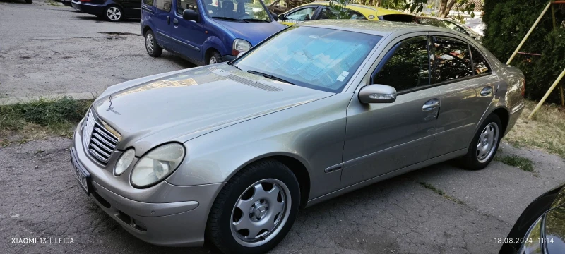 Mercedes-Benz E 220, снимка 3 - Автомобили и джипове - 46944894