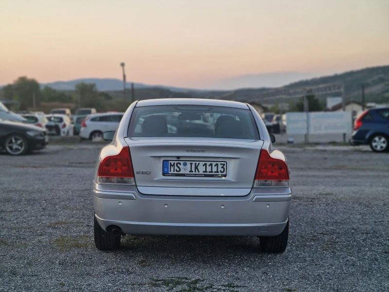 Volvo S60 2.4, снимка 6 - Автомобили и джипове - 47328491