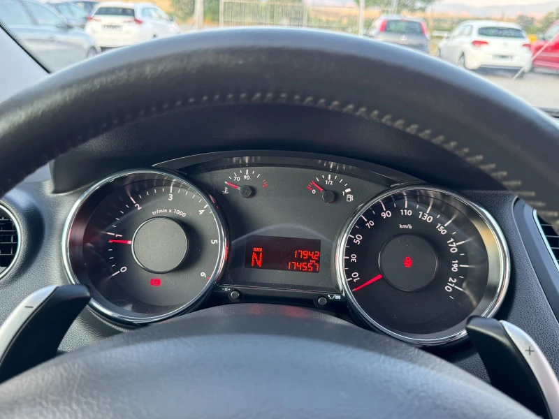 Peugeot 5008 1.6 Hdi 112к.с. Автоматик, снимка 11 - Автомобили и джипове - 52519946
