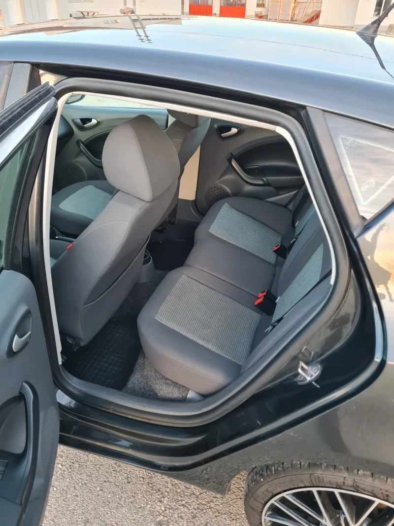 Seat Ibiza 1.6куб.105к.с. 2010г., снимка 5 - Автомобили и джипове - 52335094