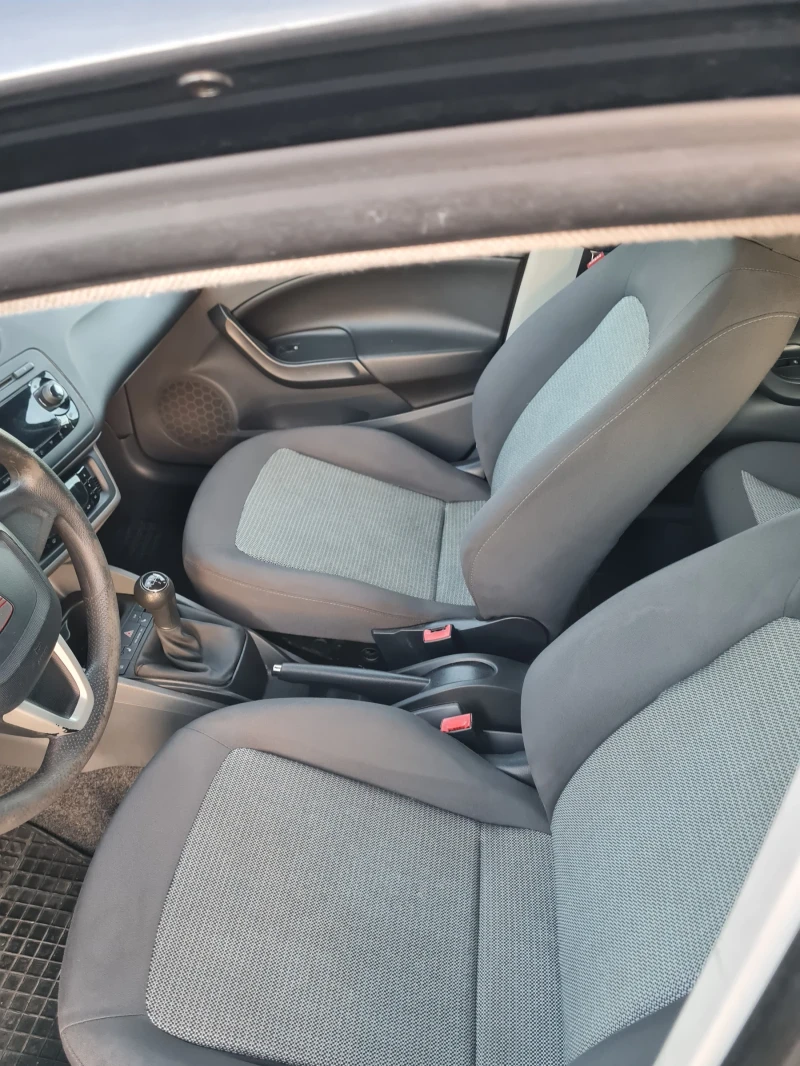 Seat Ibiza 1.6куб.105к.с. 2010г., снимка 6 - Автомобили и джипове - 52335094