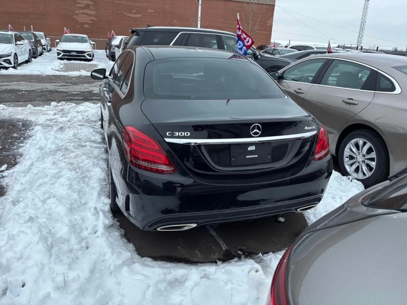 Mercedes-Benz C 300 * CARFAX * БЕЗ ПЪРВОНАЧАЛНА ВНОСКА, снимка 4 - Автомобили и джипове - 52888895