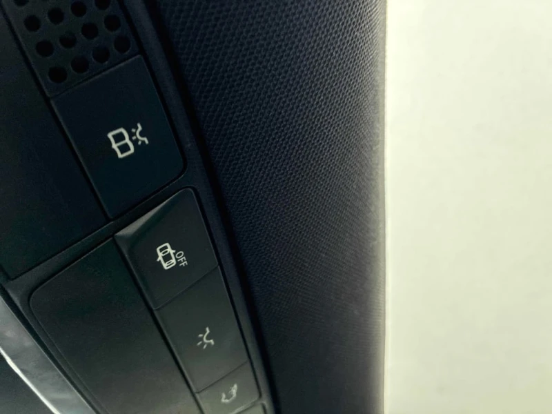 Mercedes-Benz C 300 * CARFAX * БЕЗ ПЪРВОНАЧАЛНА ВНОСКА, снимка 12 - Автомобили и джипове - 52888895