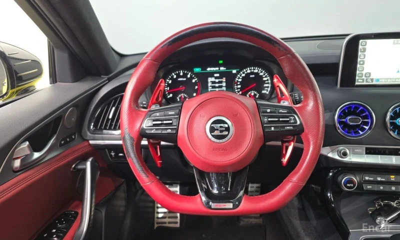 Kia Stinger, снимка 13 - Автомобили и джипове - 53380760