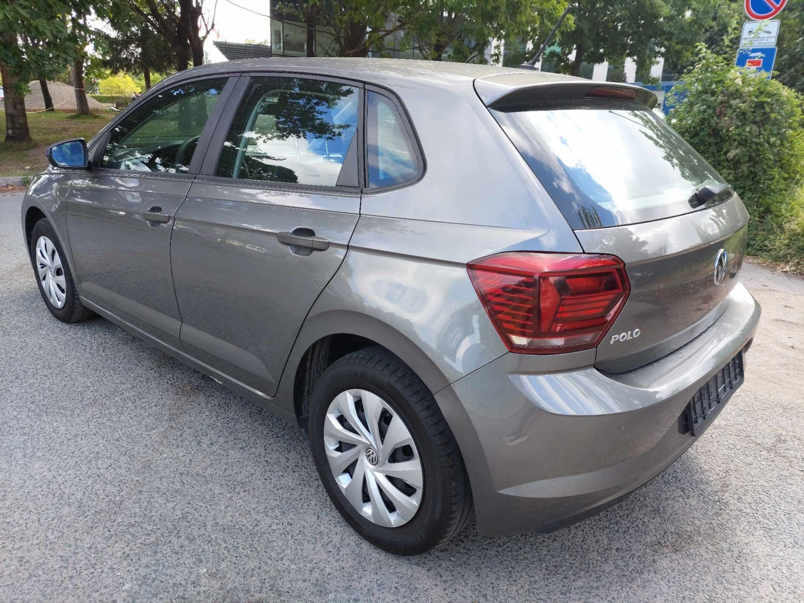 VW Polo 1, 6d 80ps EURO 6D - изображение 4